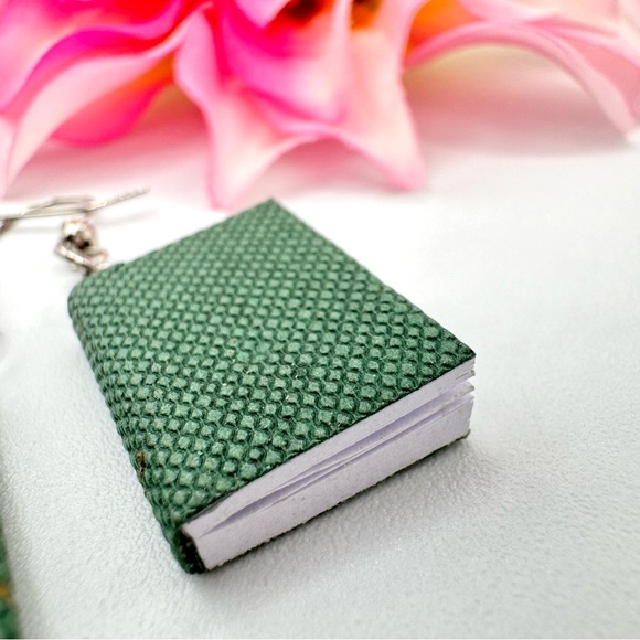 Books Real Paper Earrings Pendant Set Teacher Librarian Whimsical Unique Unusual - Picture 4 of 11